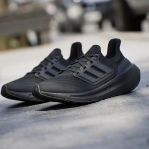 Adidas Womens Ultraboost Light Running Shoes in Black - Size 9